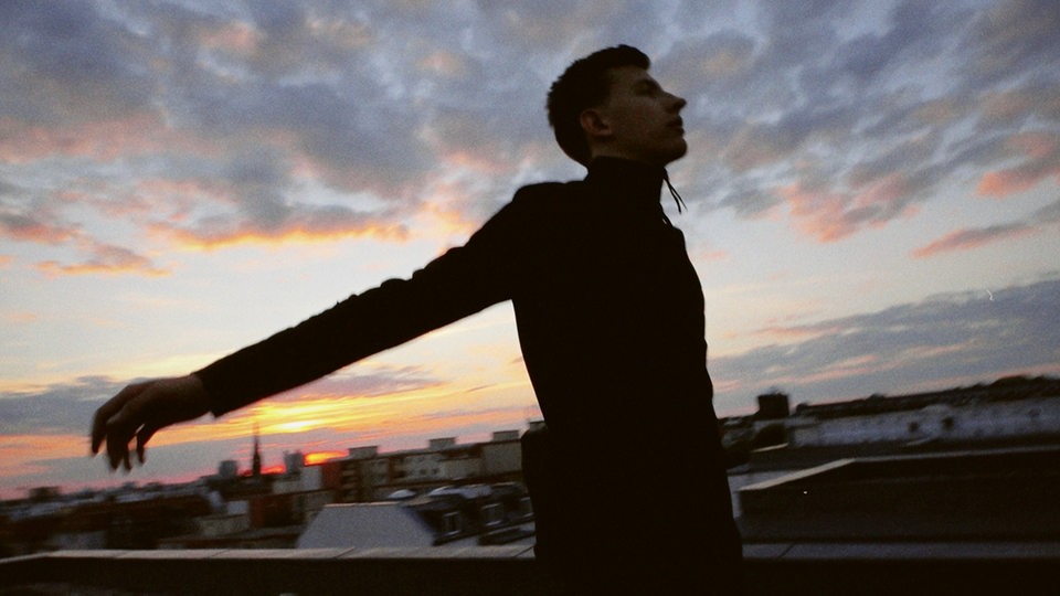 Blurry shot von Kid Kapri aufgenommen auf einem rooftop über der stadt bremen
